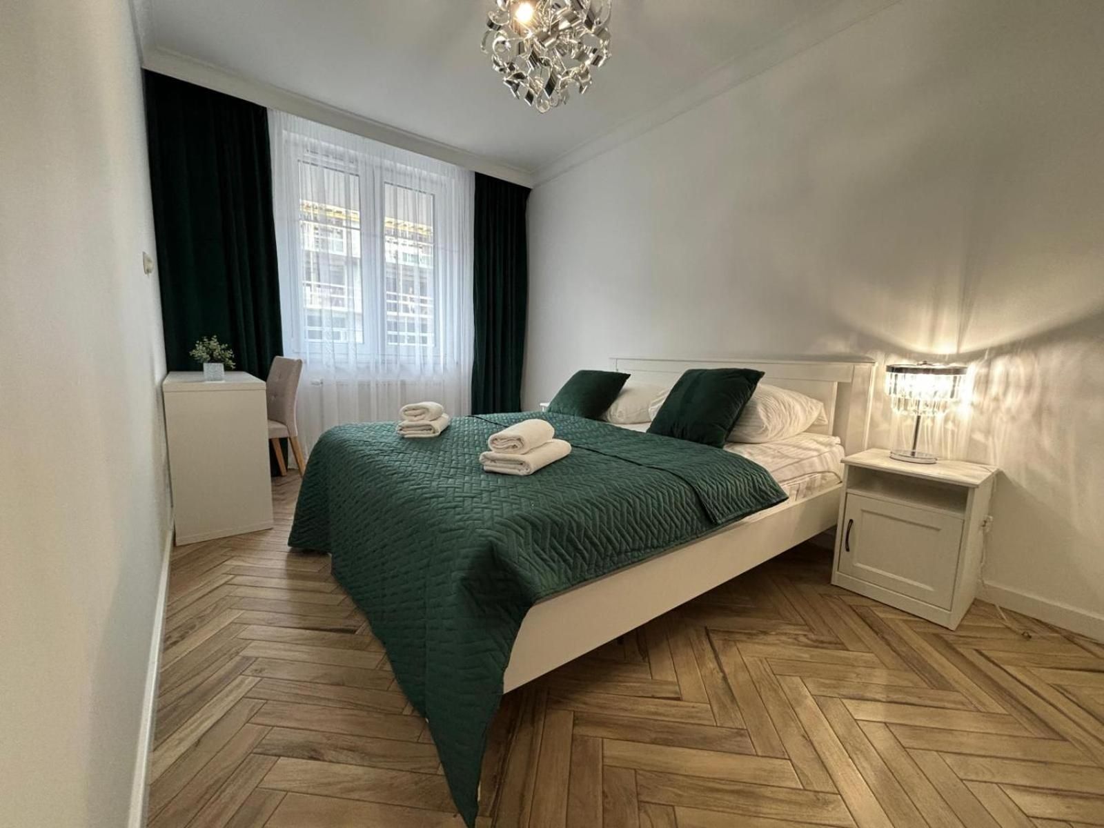 Deluxe One-Bedroom Apartment with City View