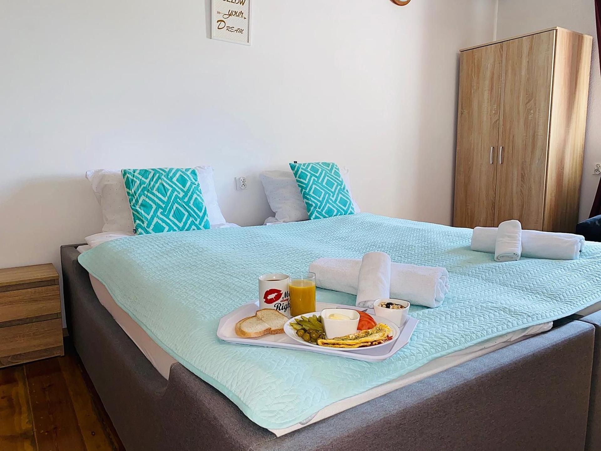 Hostel Bialystok Centrum Quadruple Room with Garden View