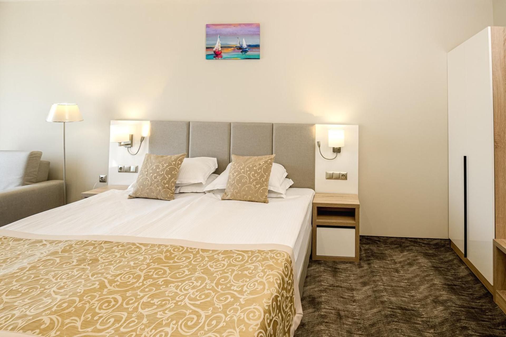 Standard One-Bedroom Apartment (2 Adults + 2 Children)