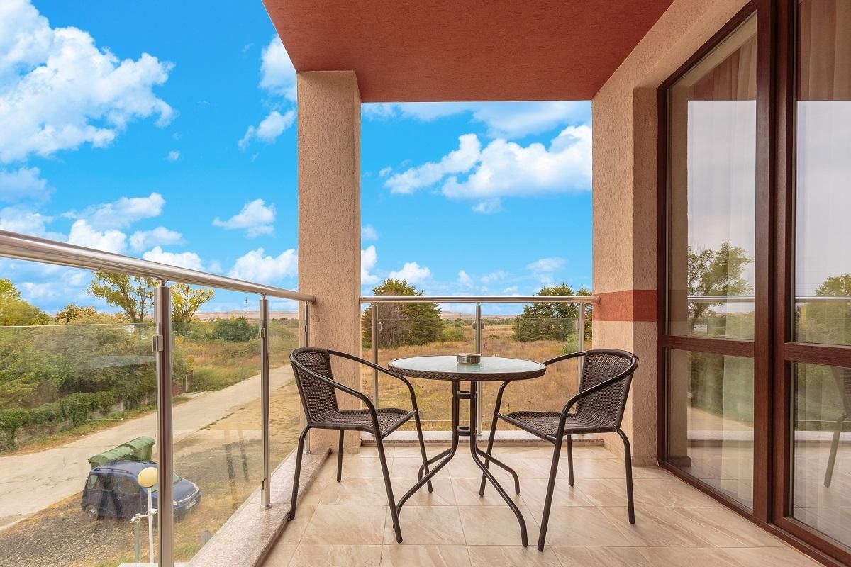 One Bedroom Apartment