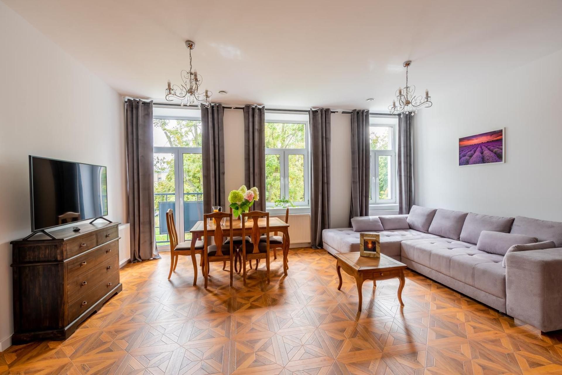 Deluxe Apartment