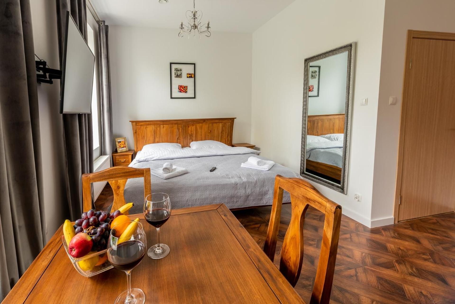 Deluxe Double Room (2 Adults + 1 Child)