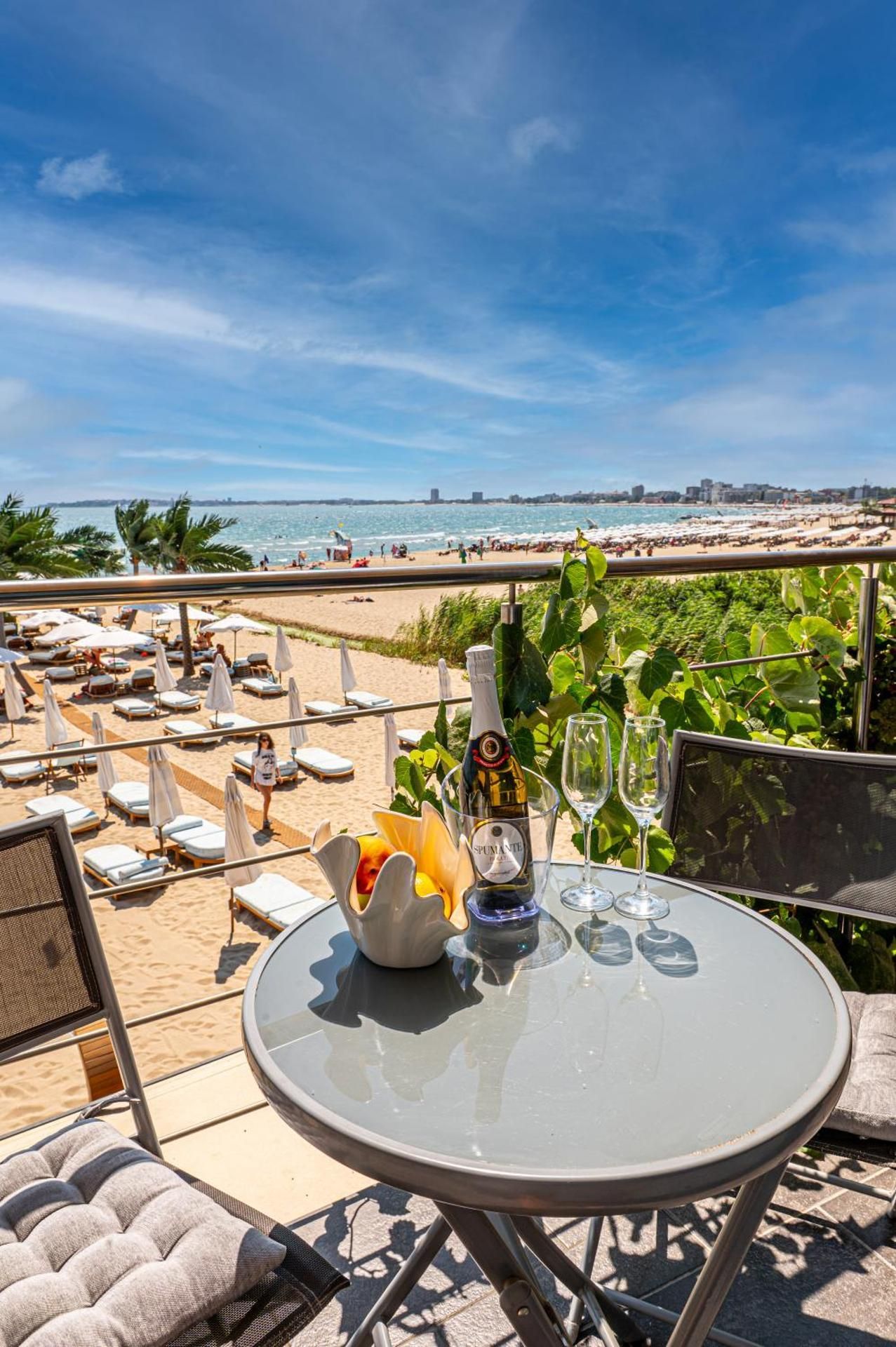 Sunny Beach Vila