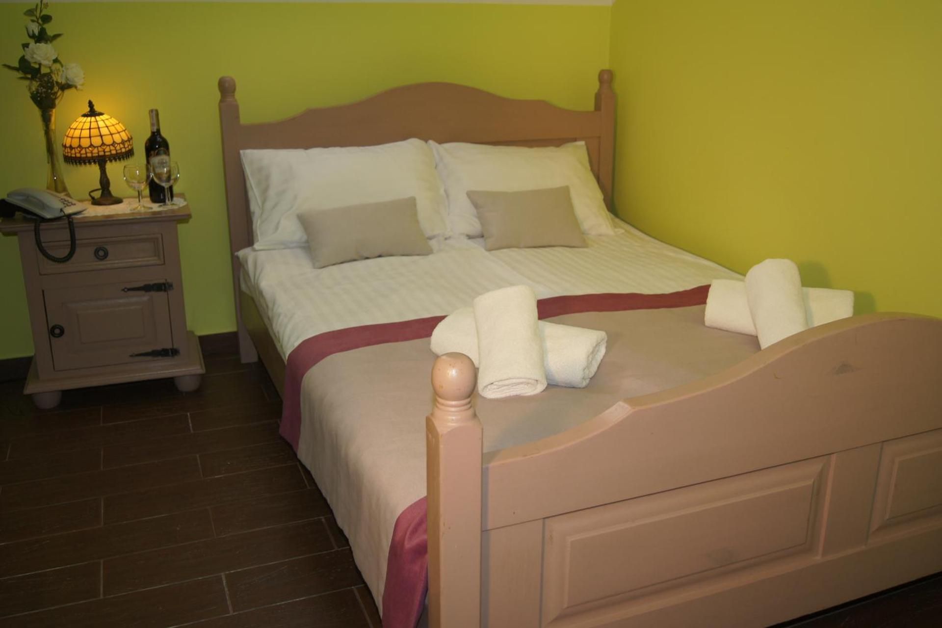 Double or Twin Room with Bathroom