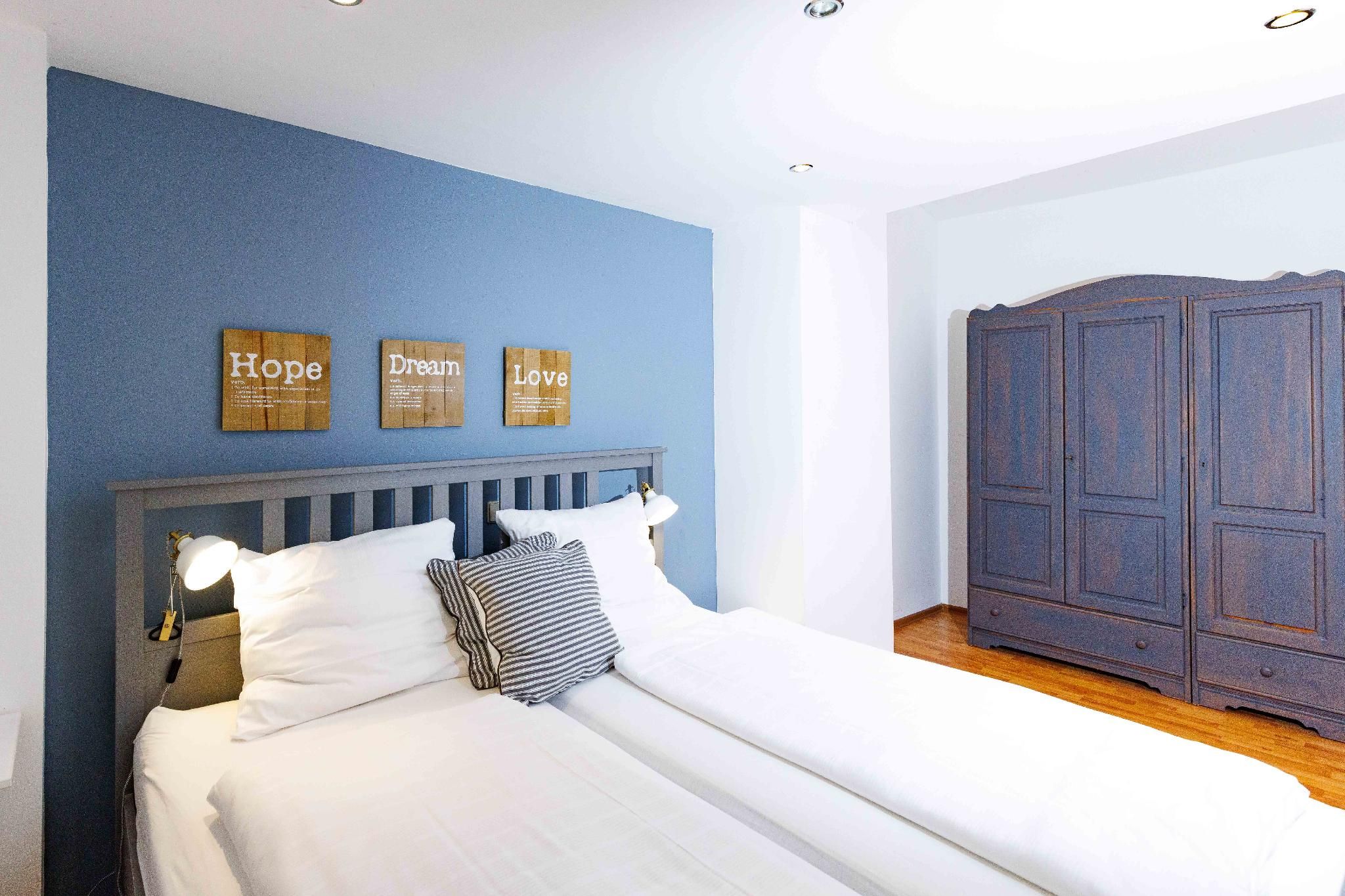 1 Bedroom 1 Bathroom