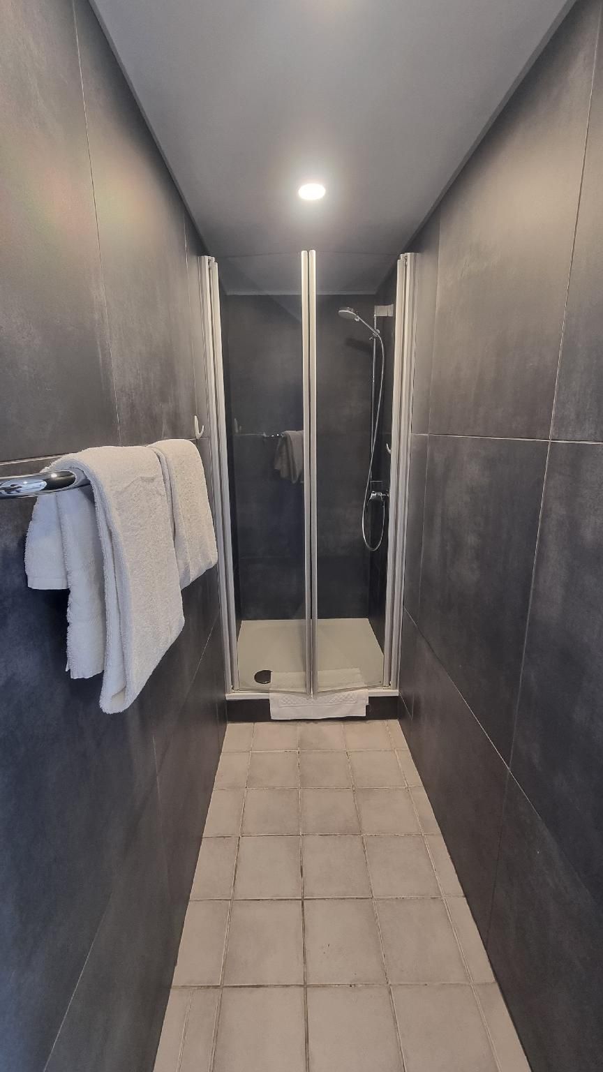 1 Bedroom - Large