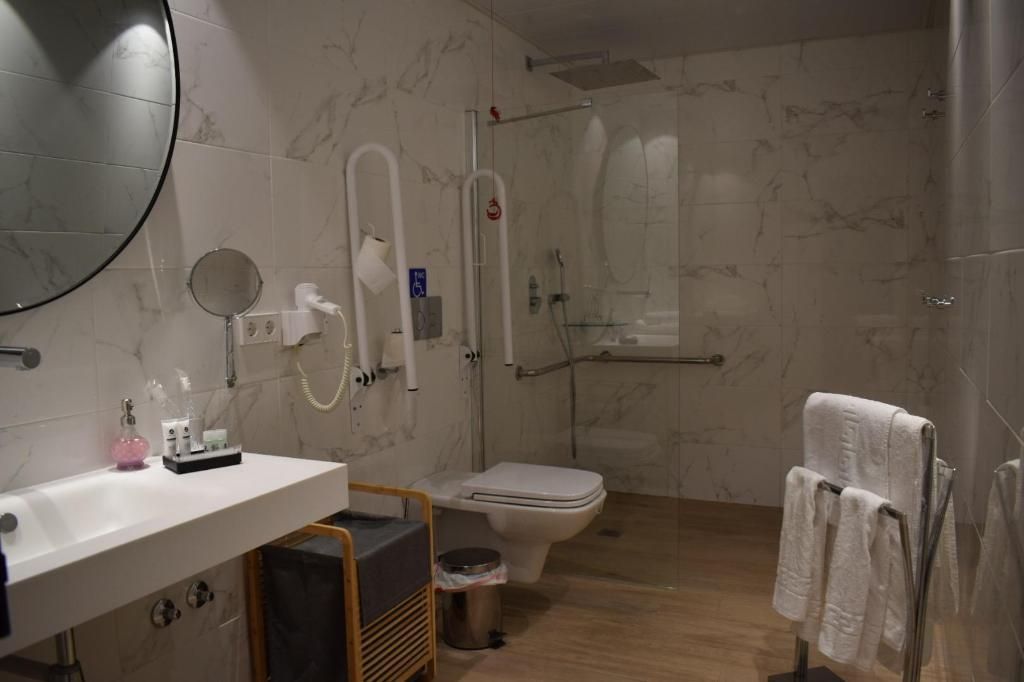 Disable Room with Shower