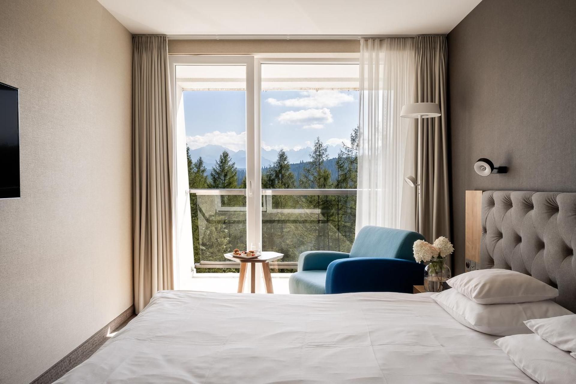 Classic Single Room with Mountain View