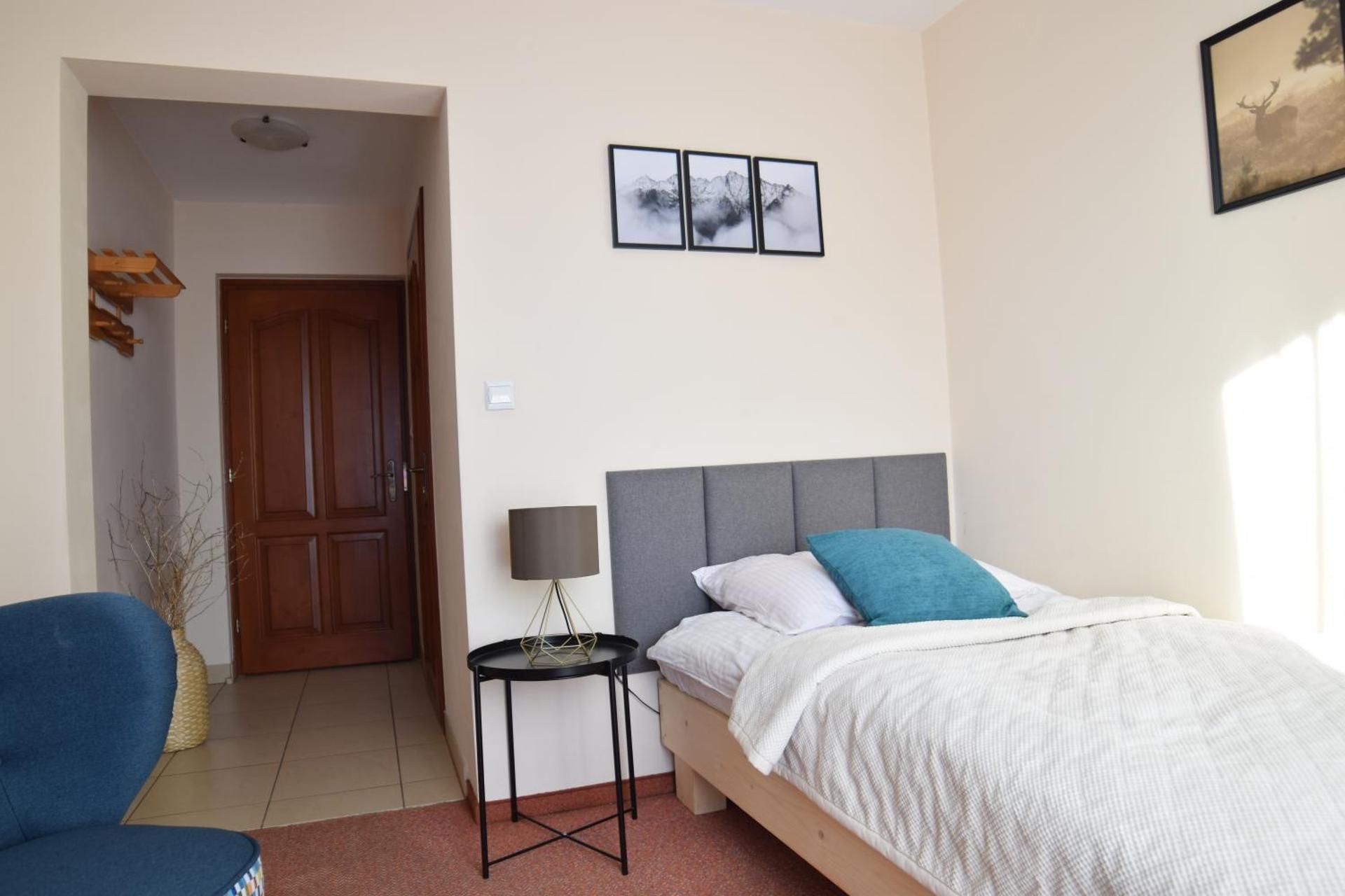 Standard Single Room with Mountain View
