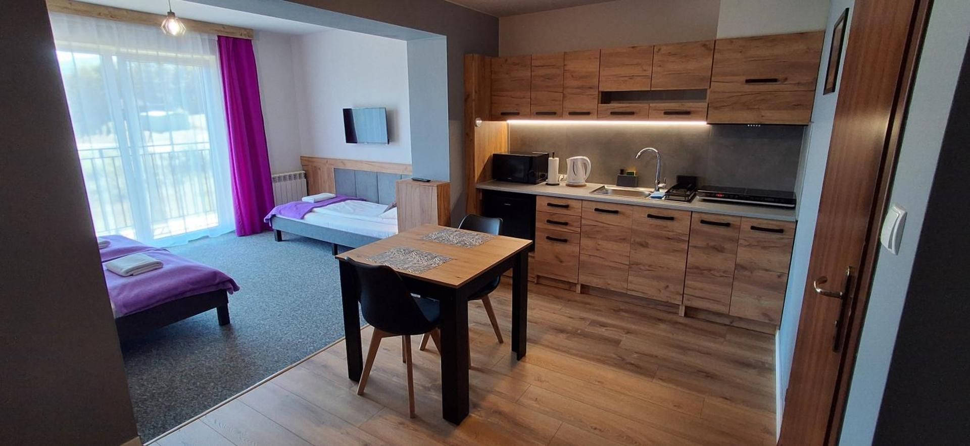 Apartment with Mountain View