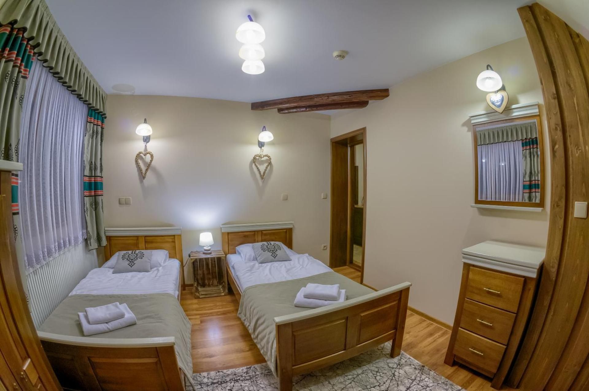 Studio (4 Adults)