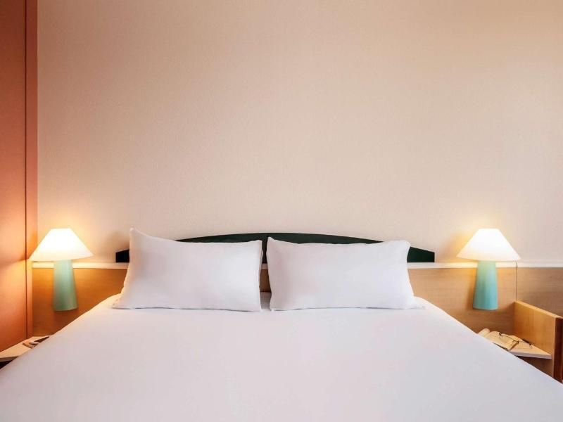 Room for one or two persons equipped with the new bedding