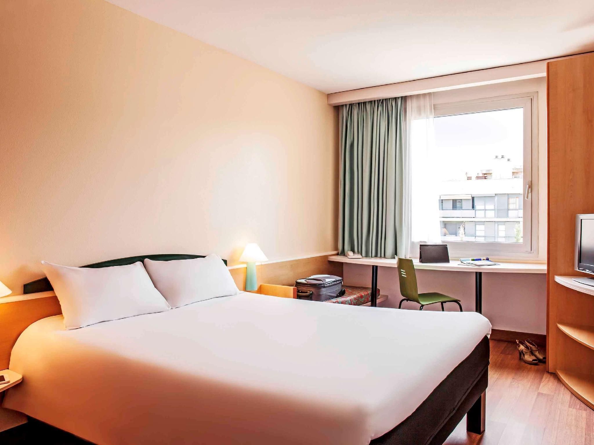 Room for one or two persons equipped with the new bedding