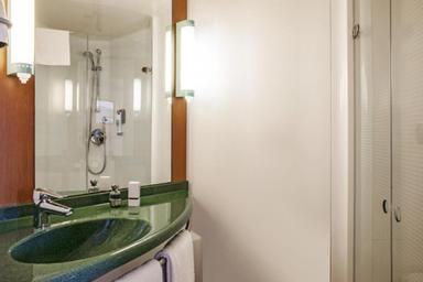 Standard Room with 2 Single Beds