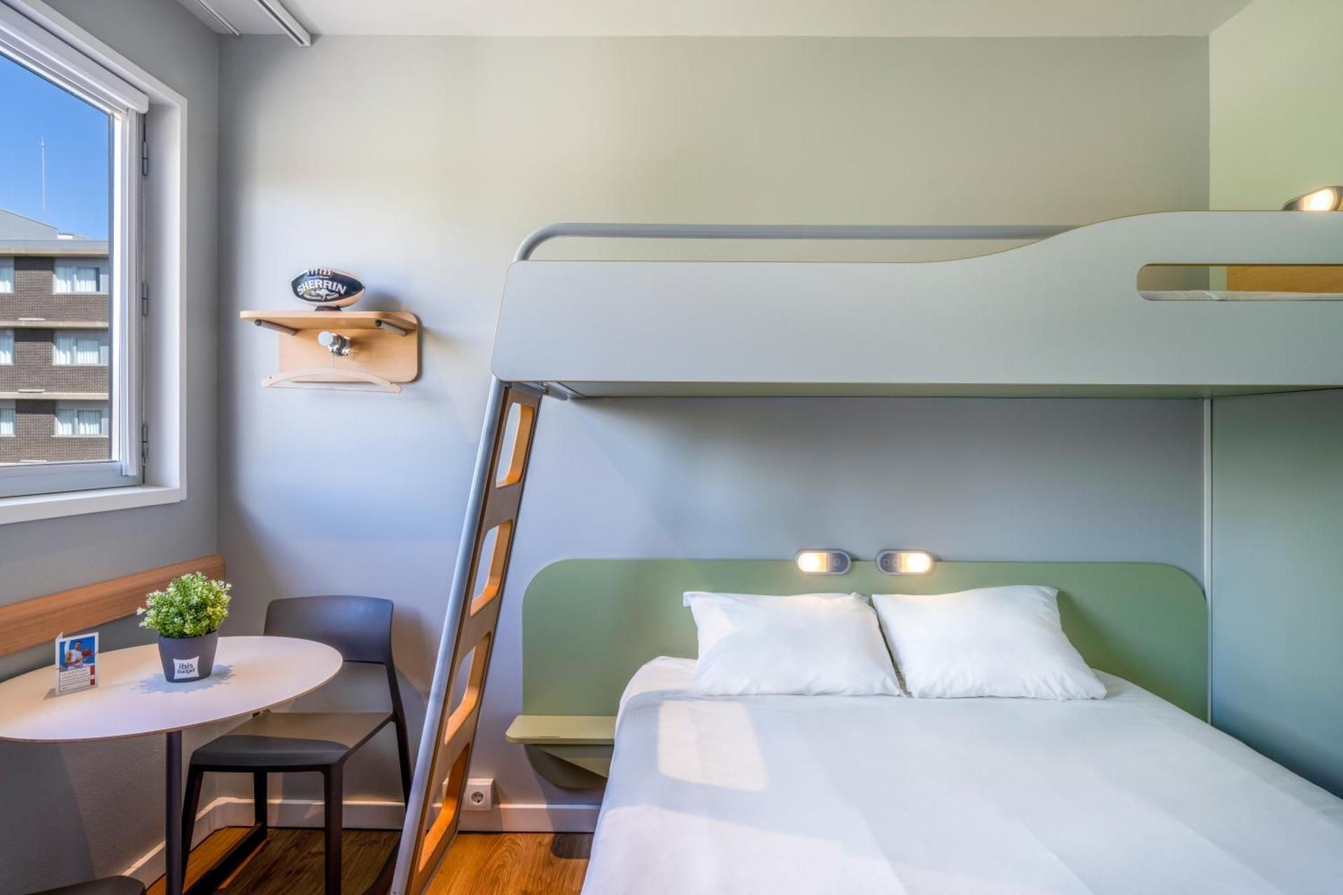 Superior room with double bed + bunk bed