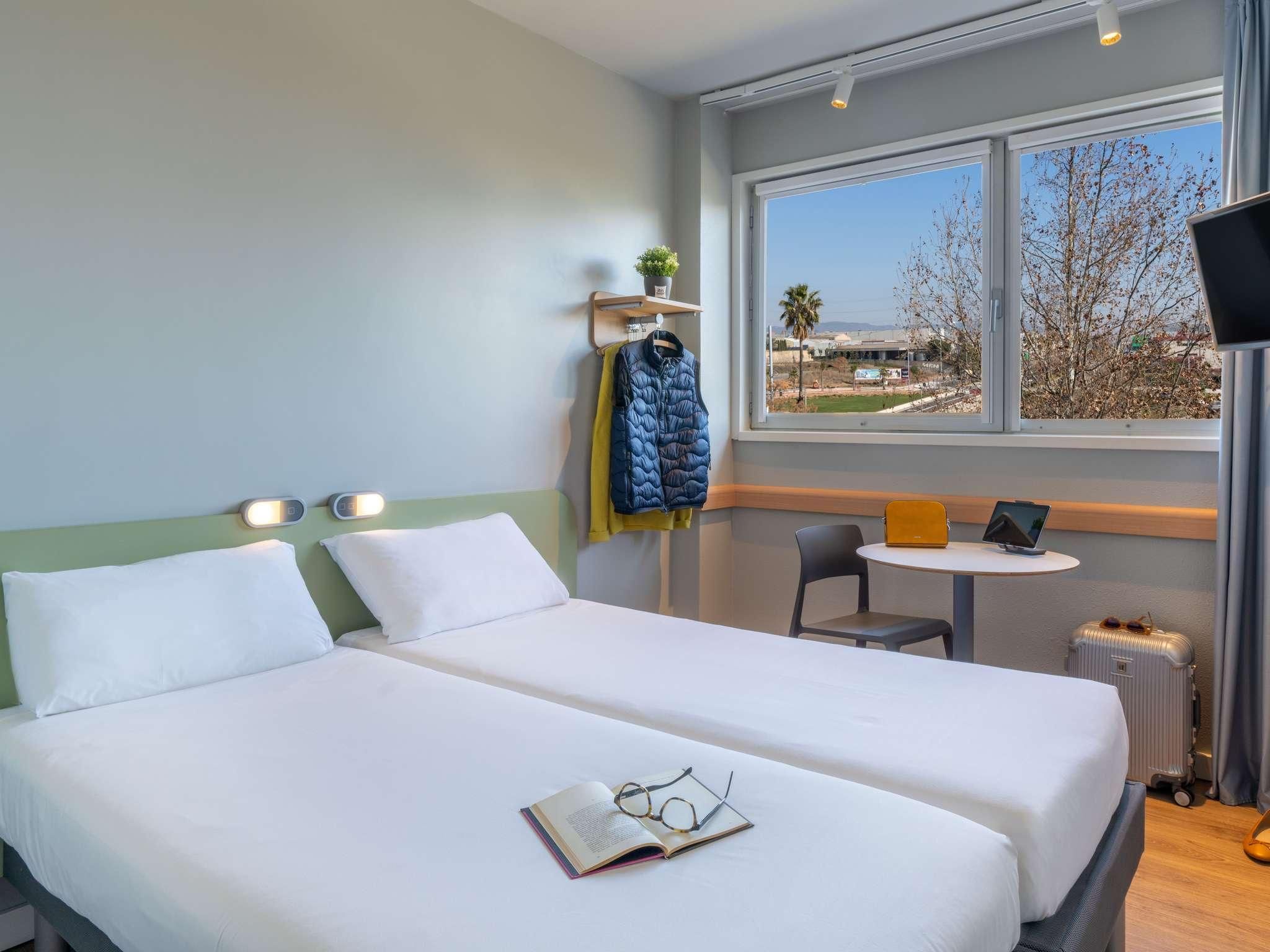 Superior Room With 2 Single Beds