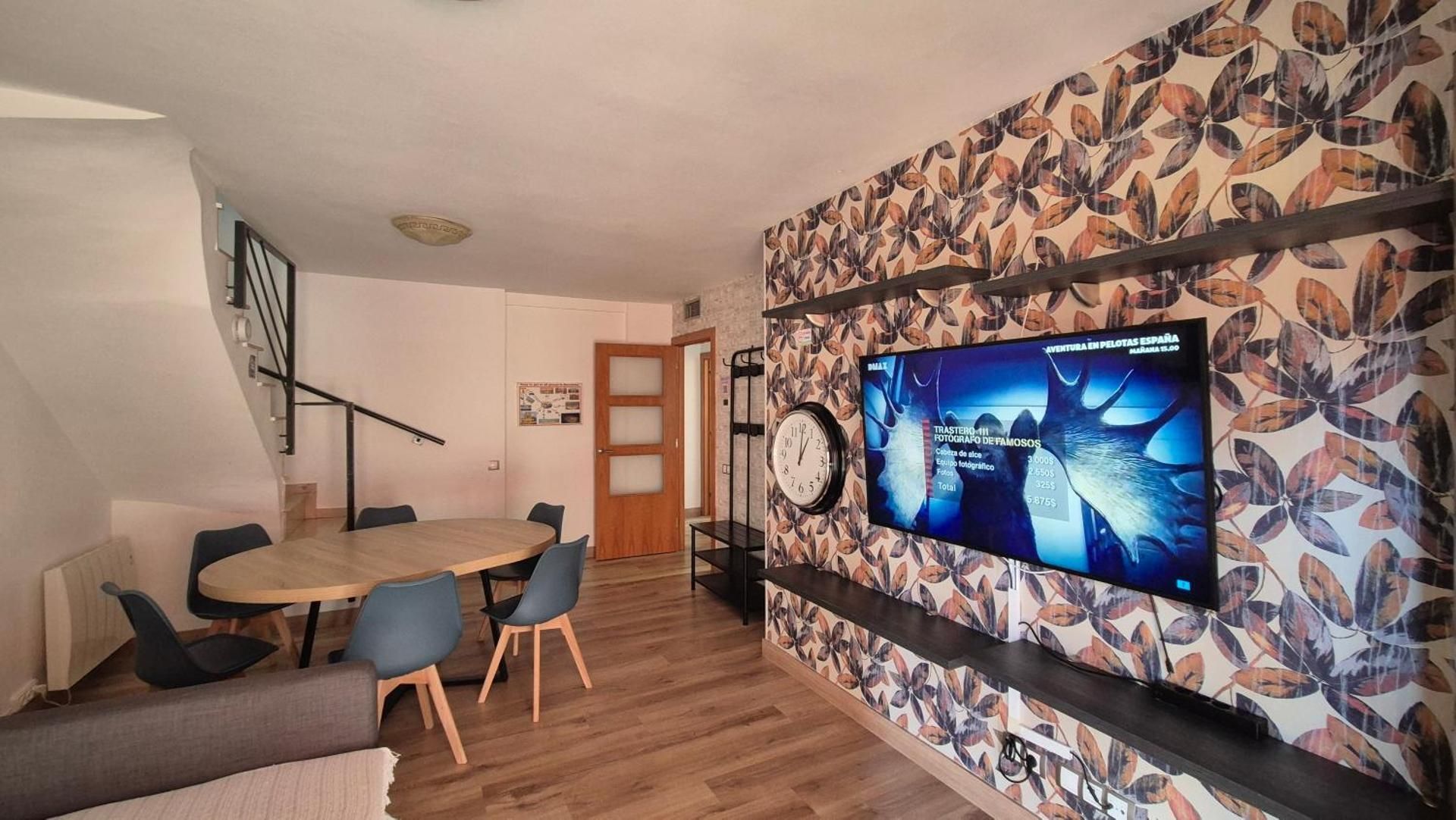 Atico Airport Barcelona - Puerto Cruceros Three-Bedroom Superior Apartment - Terrace&BBQ 3