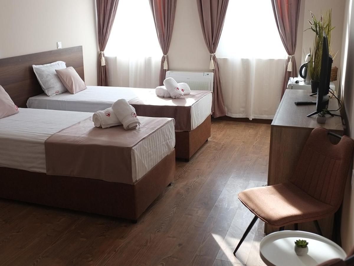 Self Check-in Семеен Хотел Рудин Twin Room with Private Bathroom