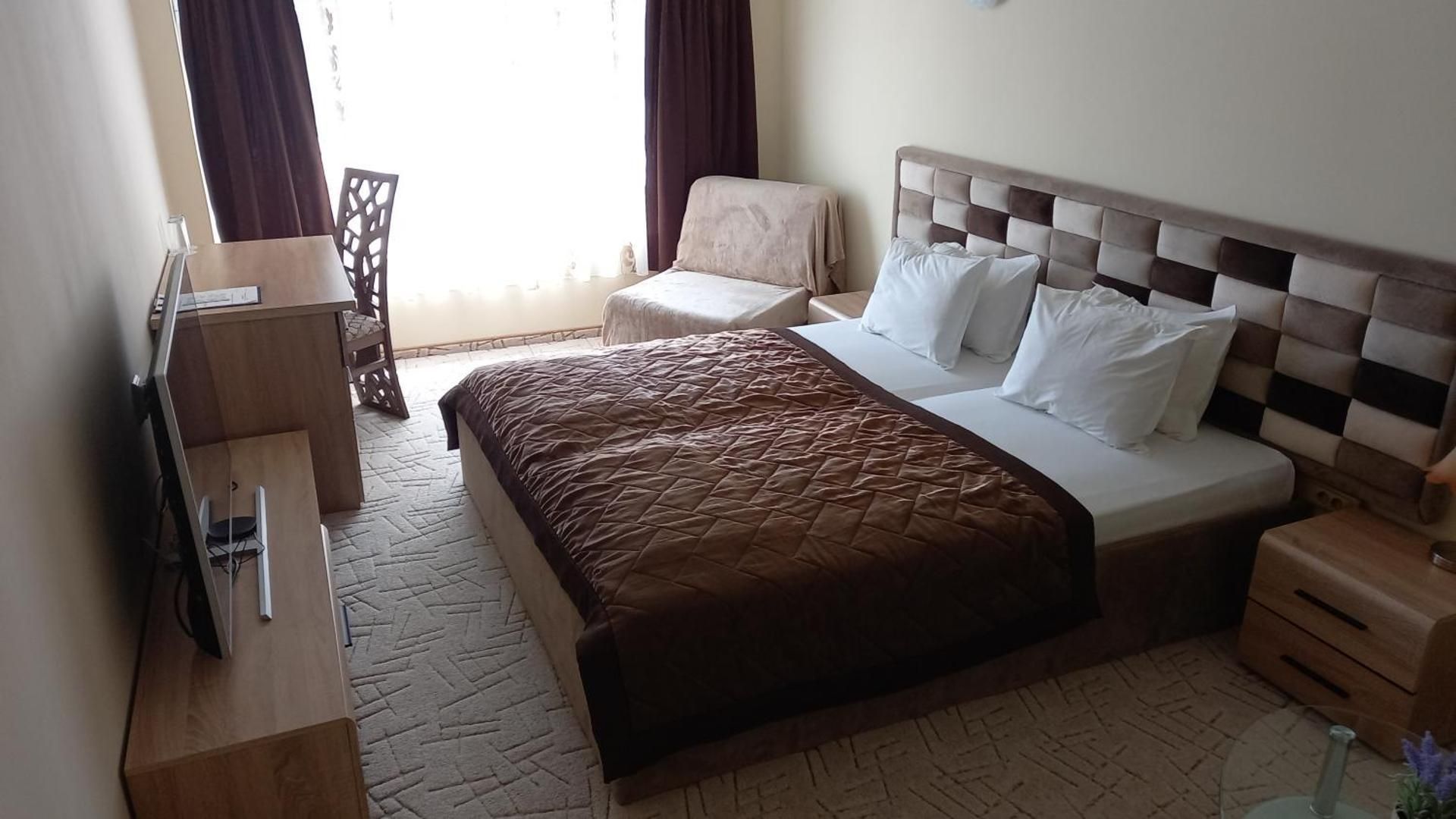 Deluxe Double Room with Bath