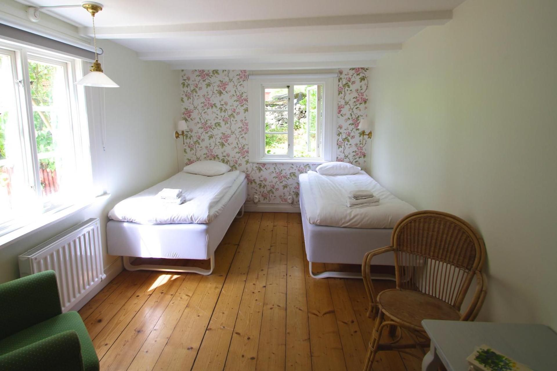 Twin Room with Shared Bathroom