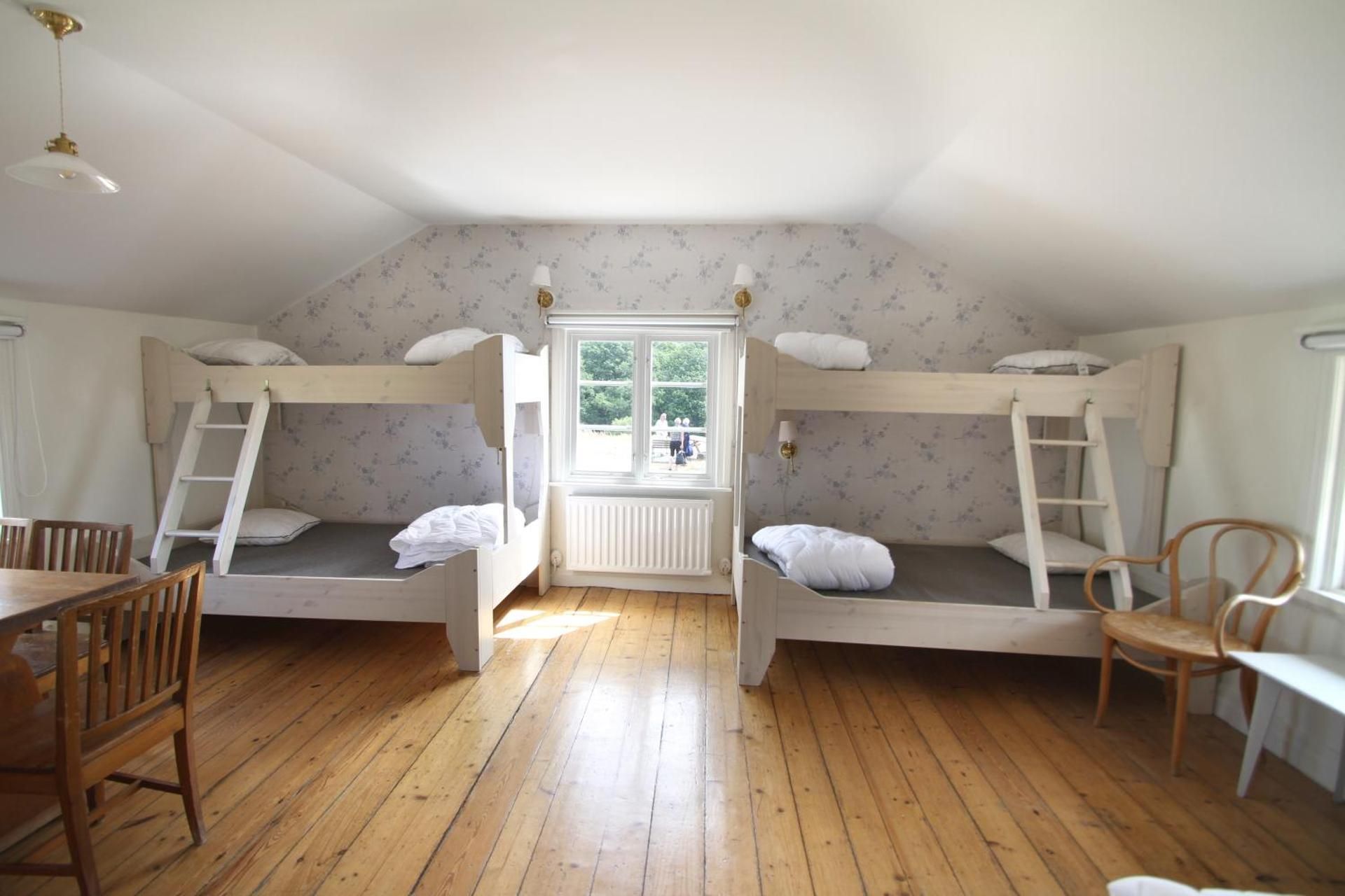 Quadruple Room with Shared Bathroom