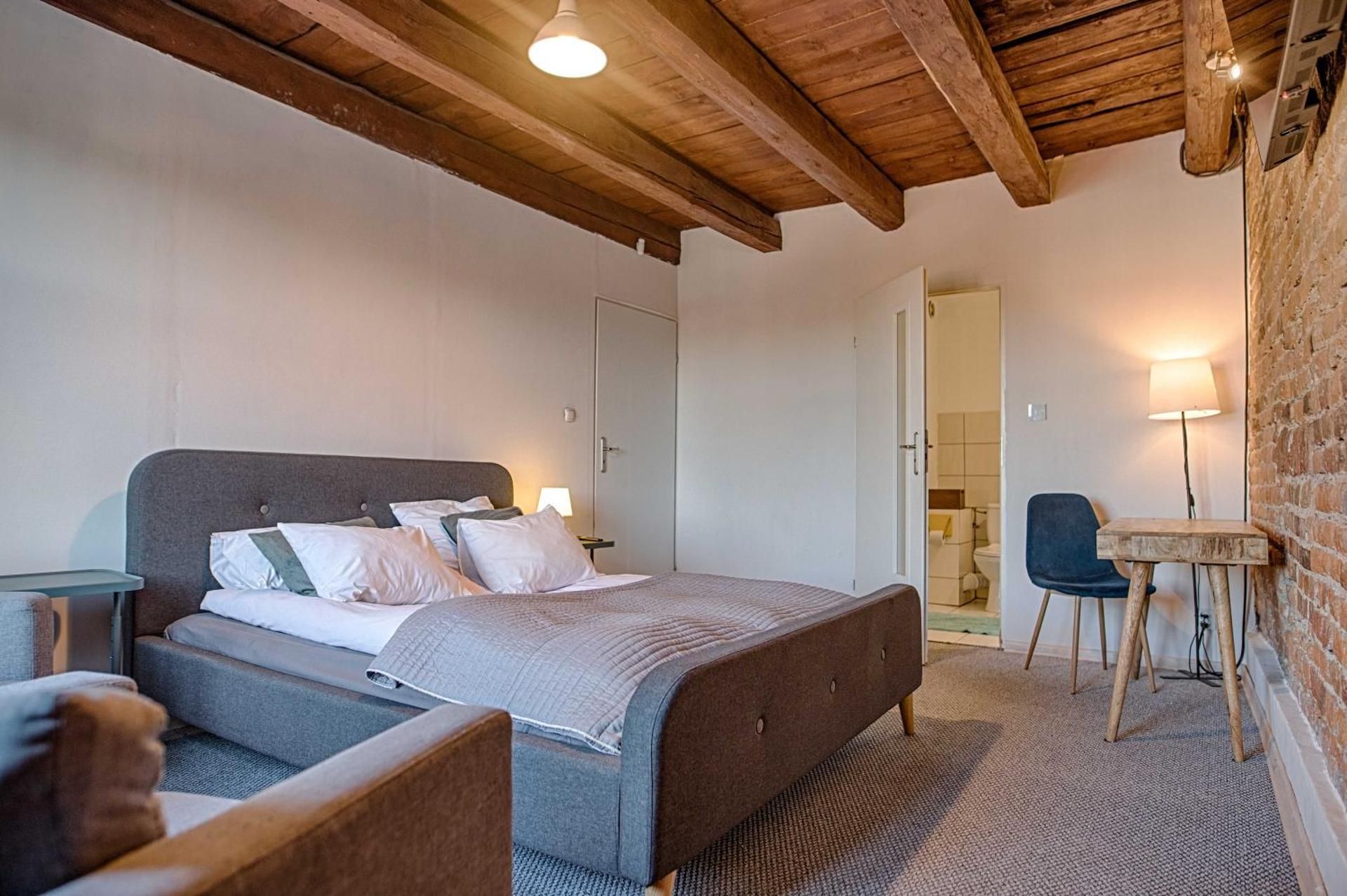 Classic Double or Twin Room with Shower