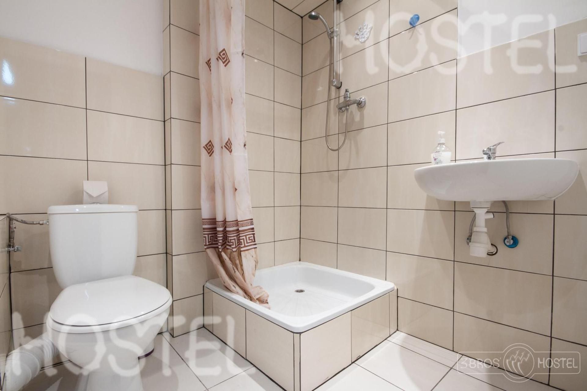Classic Double or Twin Room with Shower