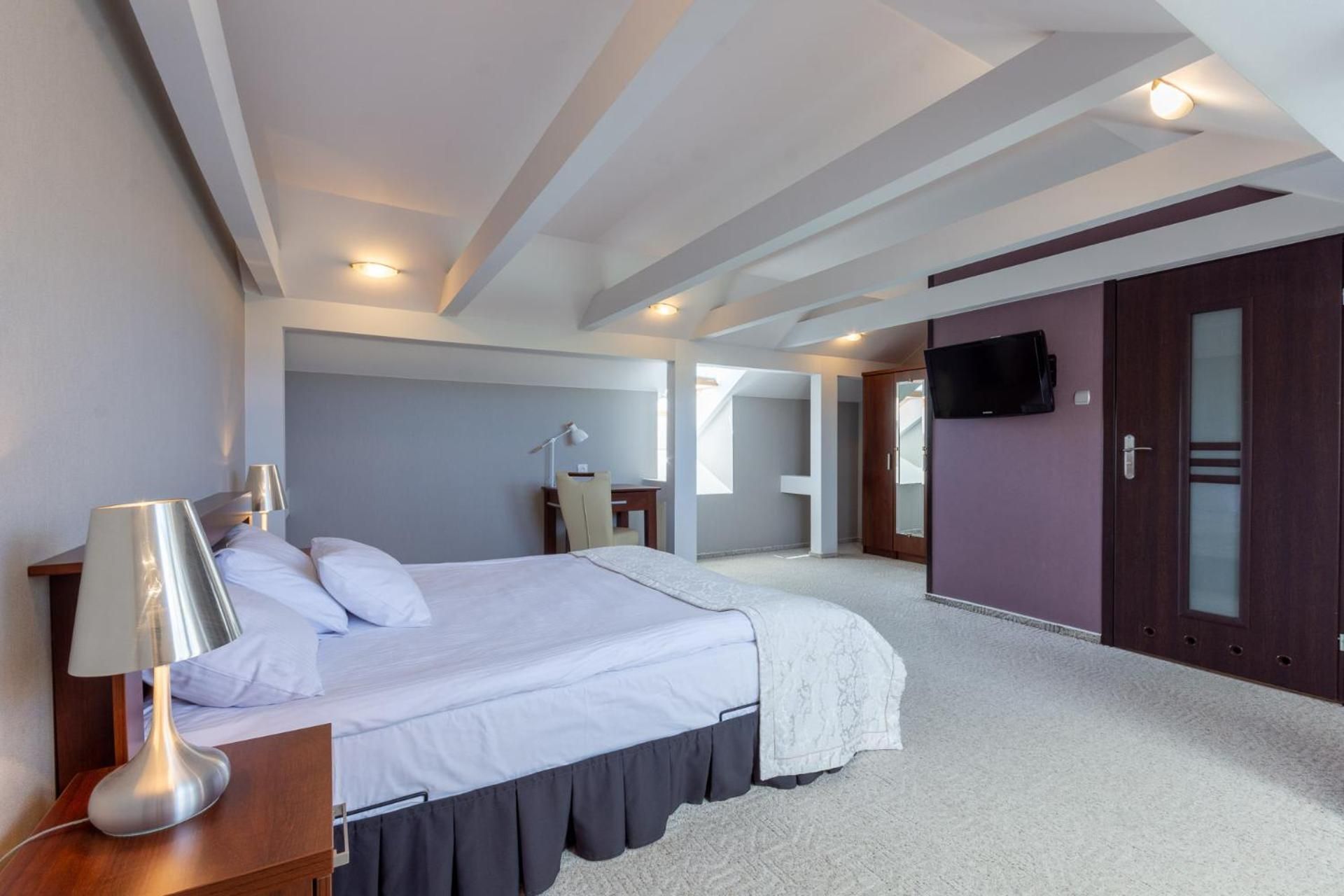 One-Bedroom Apartment with Spa Bath