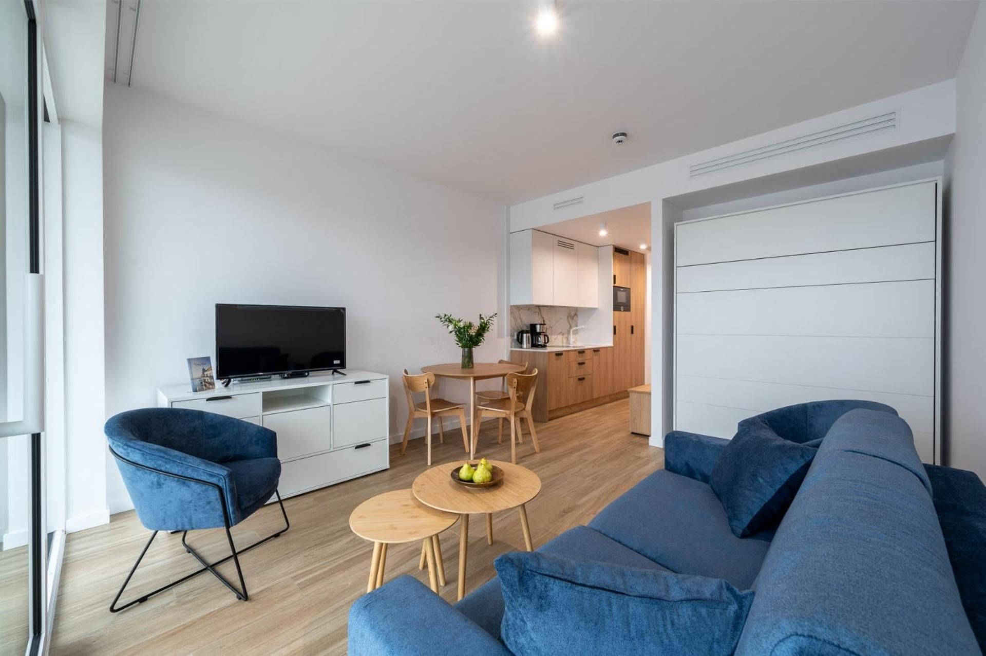 DELUXE APARTMENT