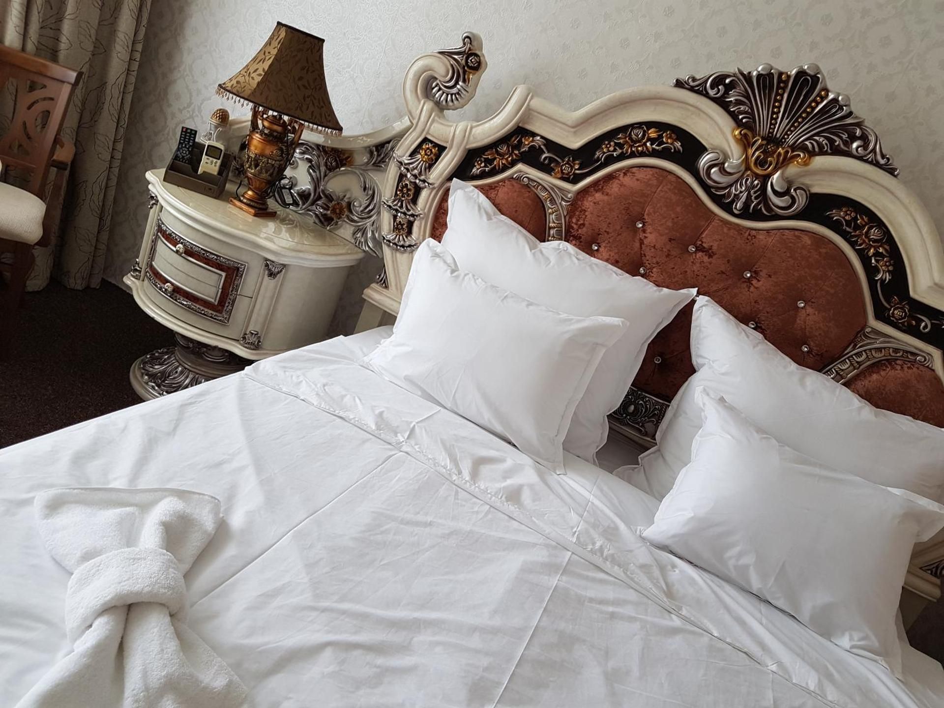 Double or Twin Room with Partial Sea View