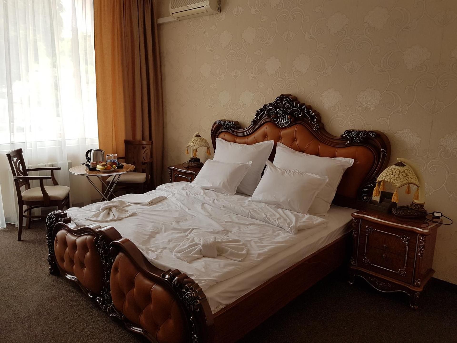 One-Bedroom Apartment (3 Adults)
