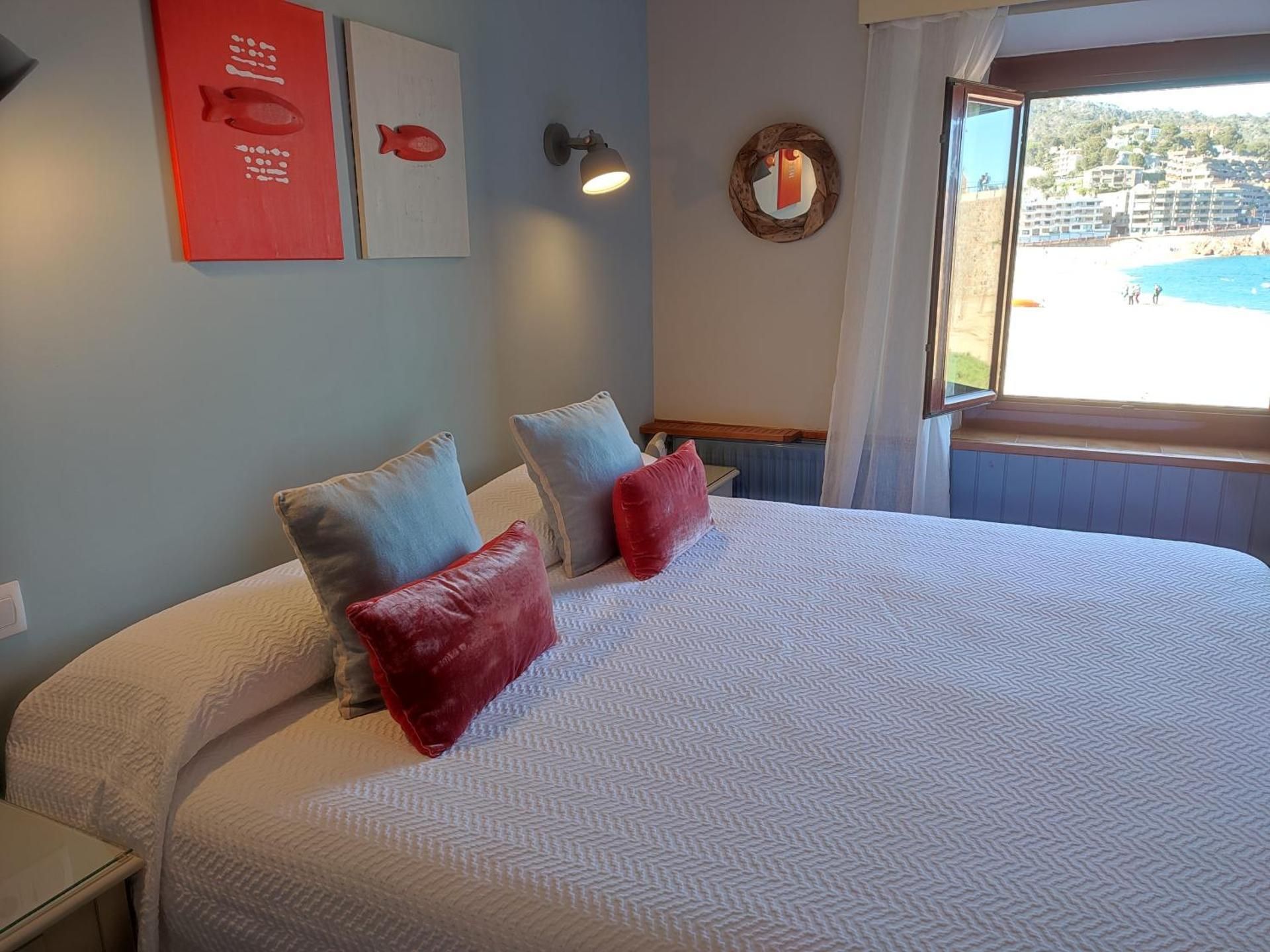 Double or Twin Room with Sea View