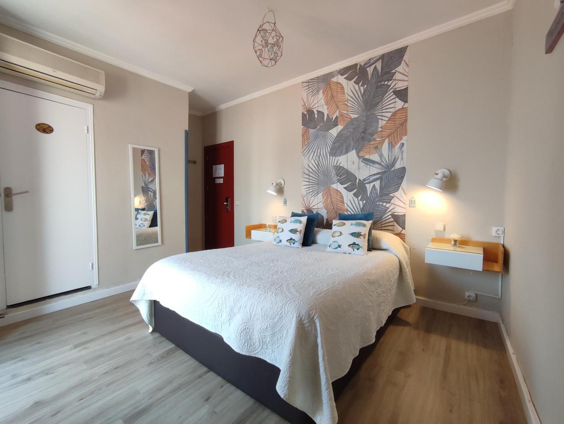 Double or Twin Room with Sea View