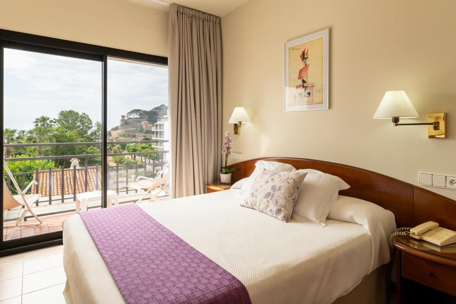 Double or Twin Room with Sea View