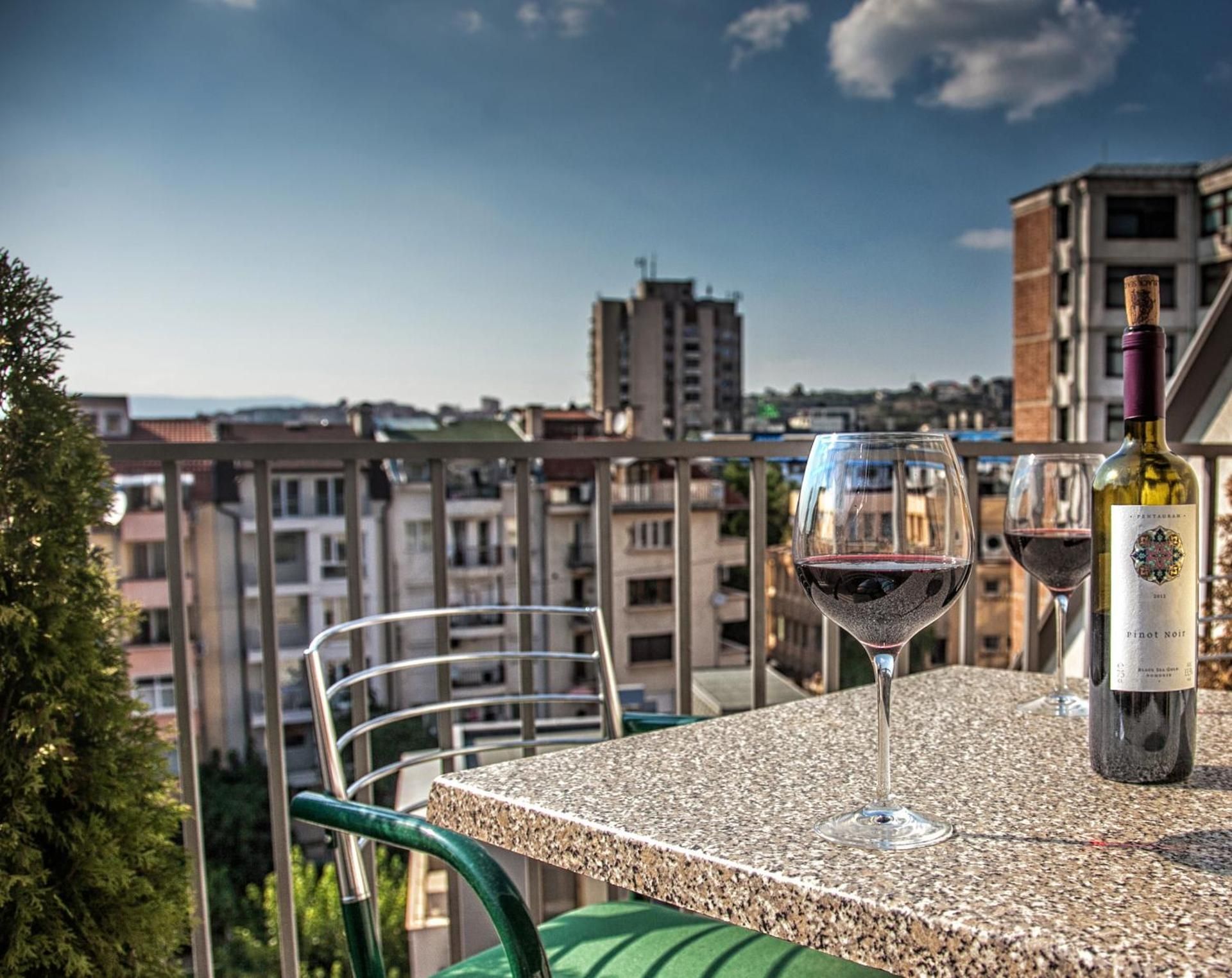 One-Bedroom Apartment with Terrace