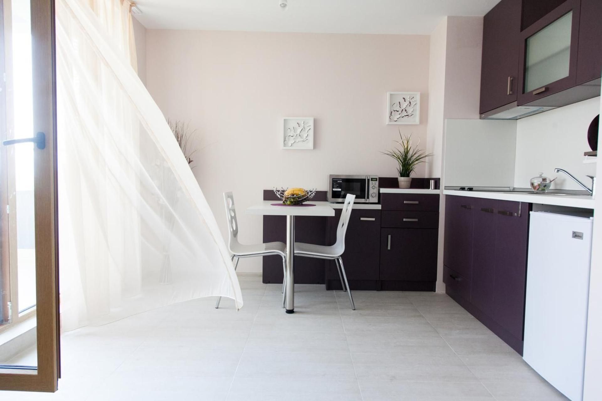 Studio Apartment with Terrace