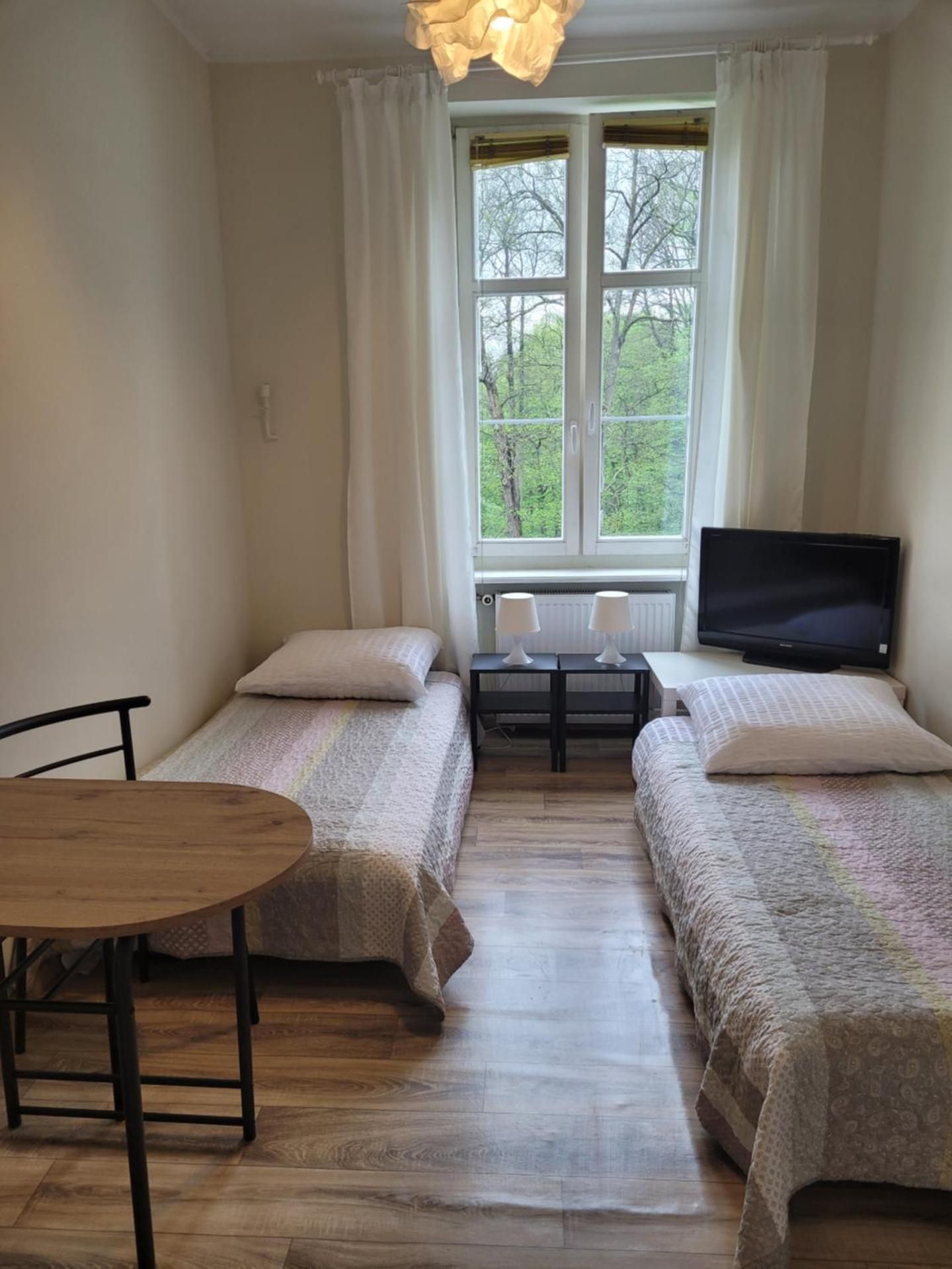 Studio (6 Adults)