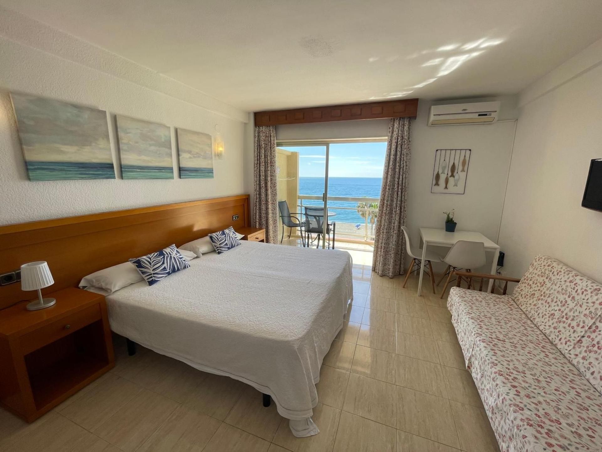 Studio with Sea View