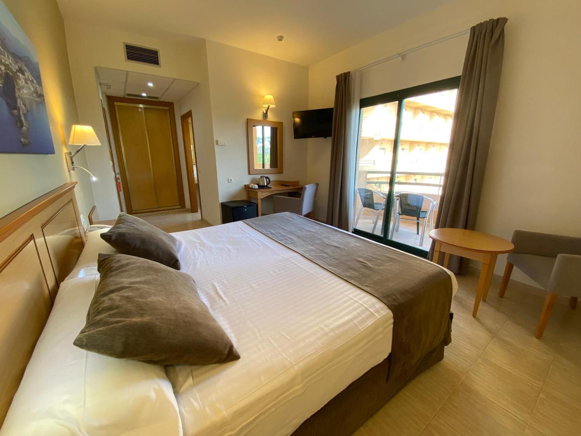 Twin Room with Pool View