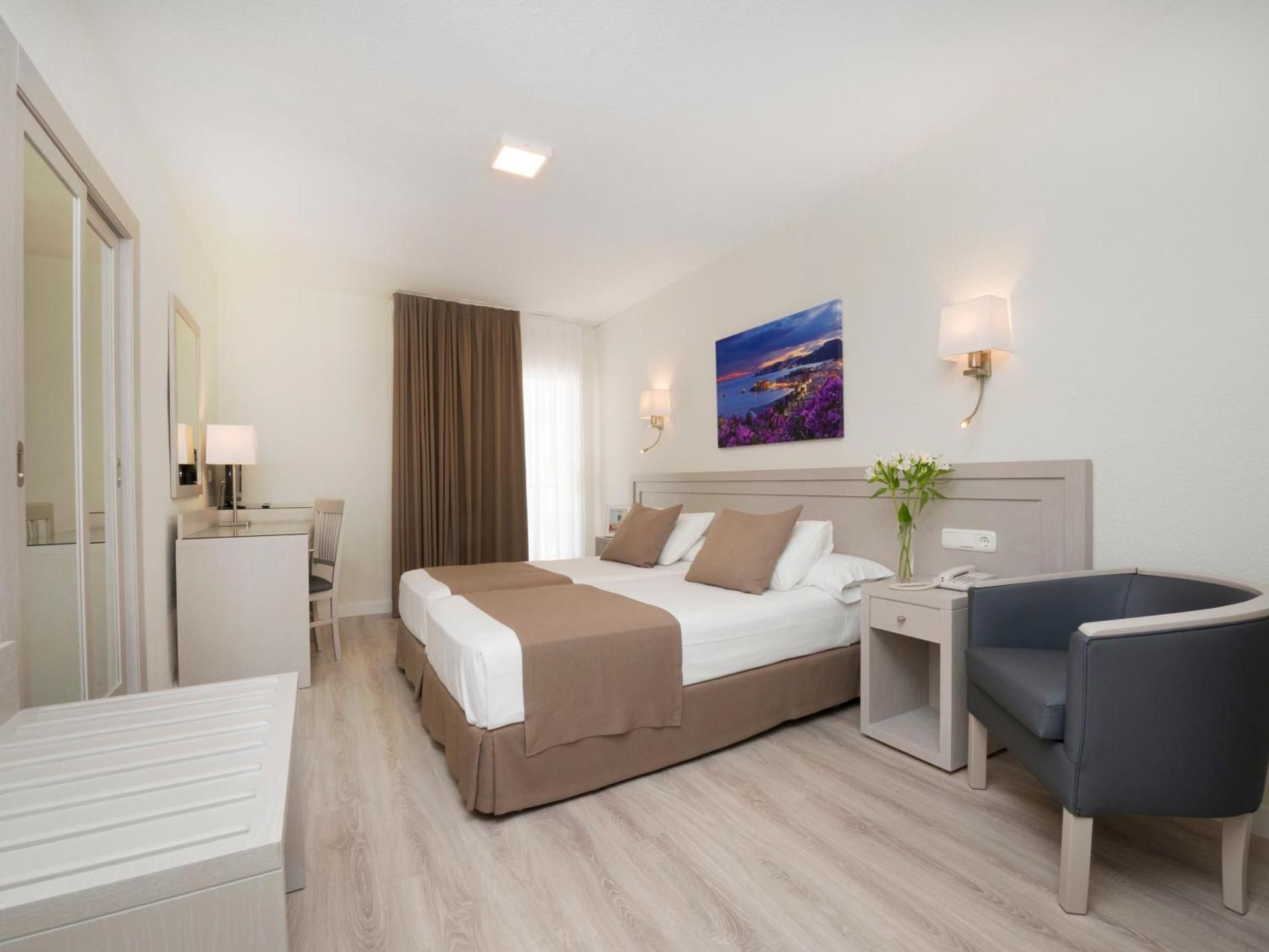 Hotel Helios - Almunecar