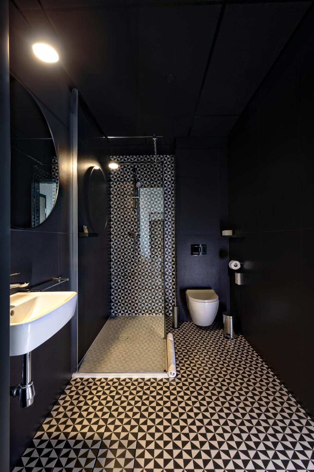 One-Bedroom Deluxe Apartment