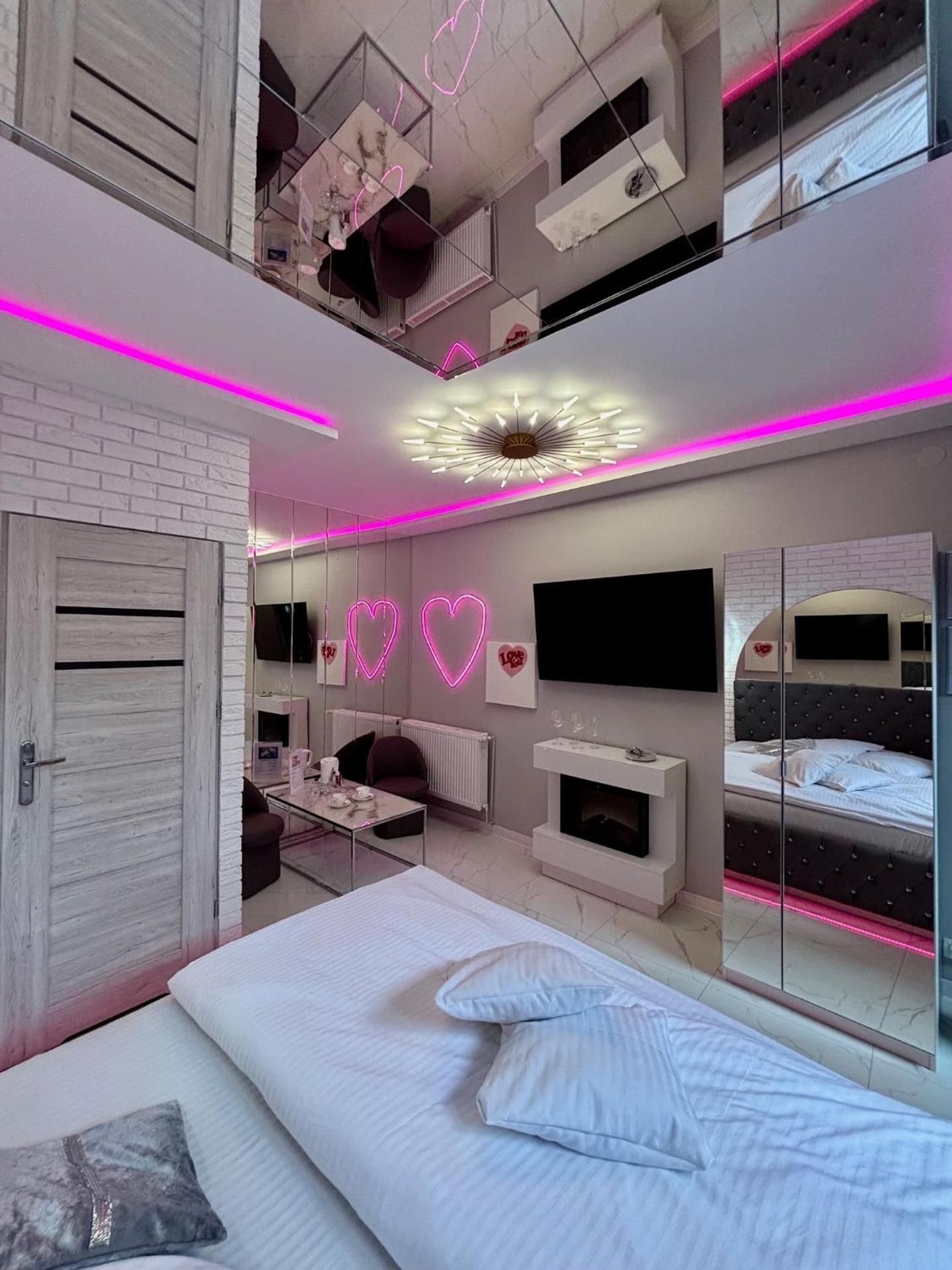 Deluxe Suite with Spa Bath