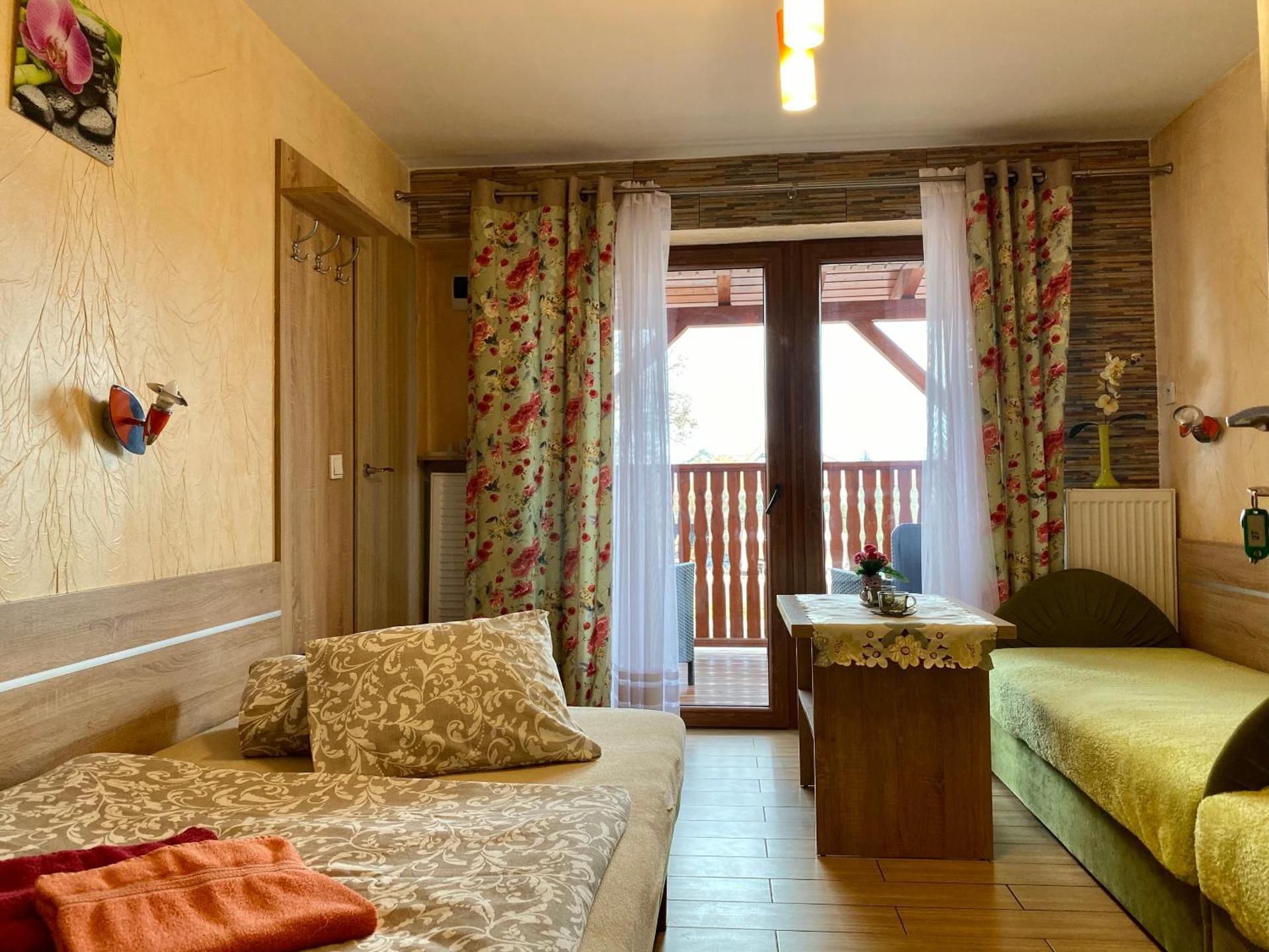 Triple Room with Private Bathroom