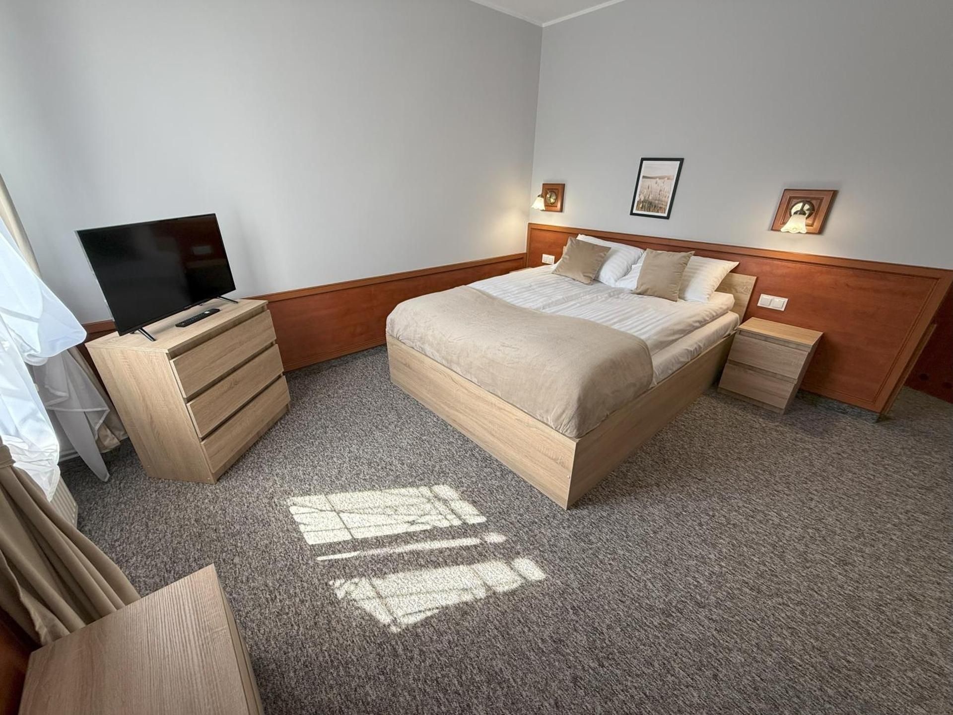 Large Double or Twin Room