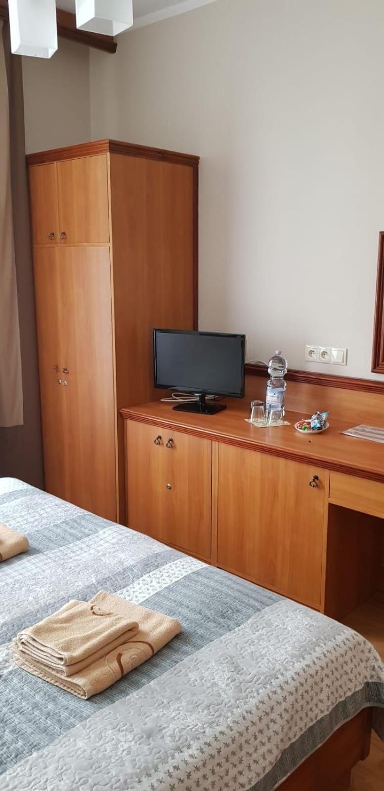 Single Room With Private Bathroom