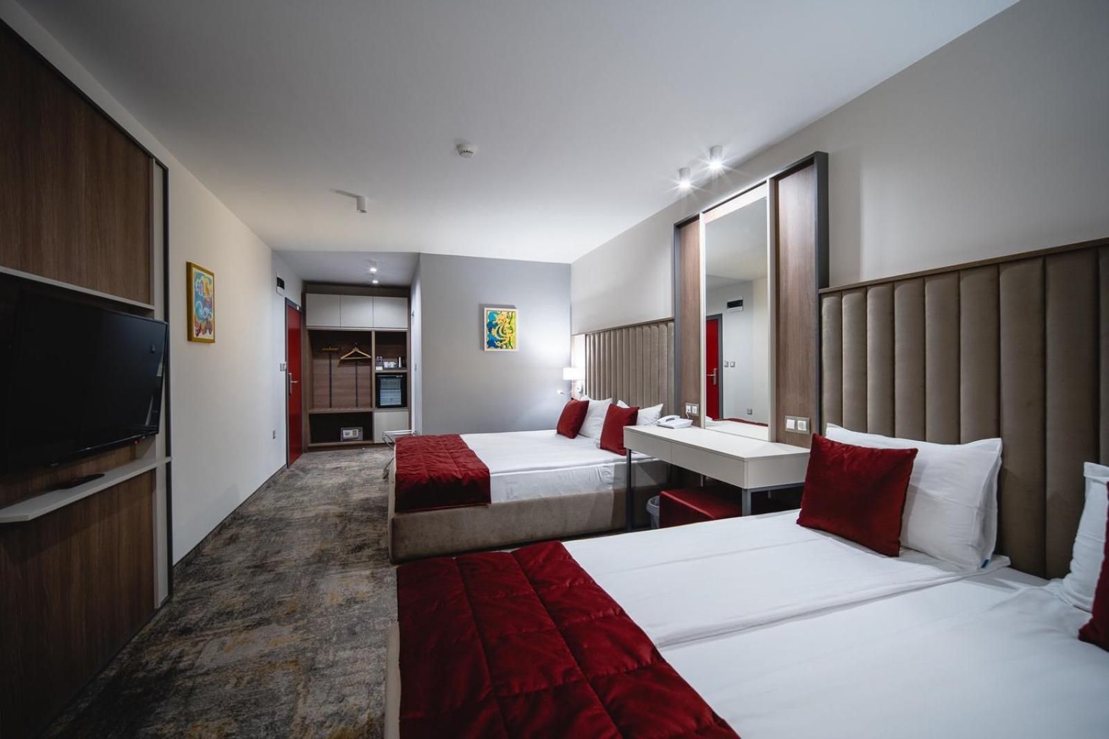 Deluxe Family Room