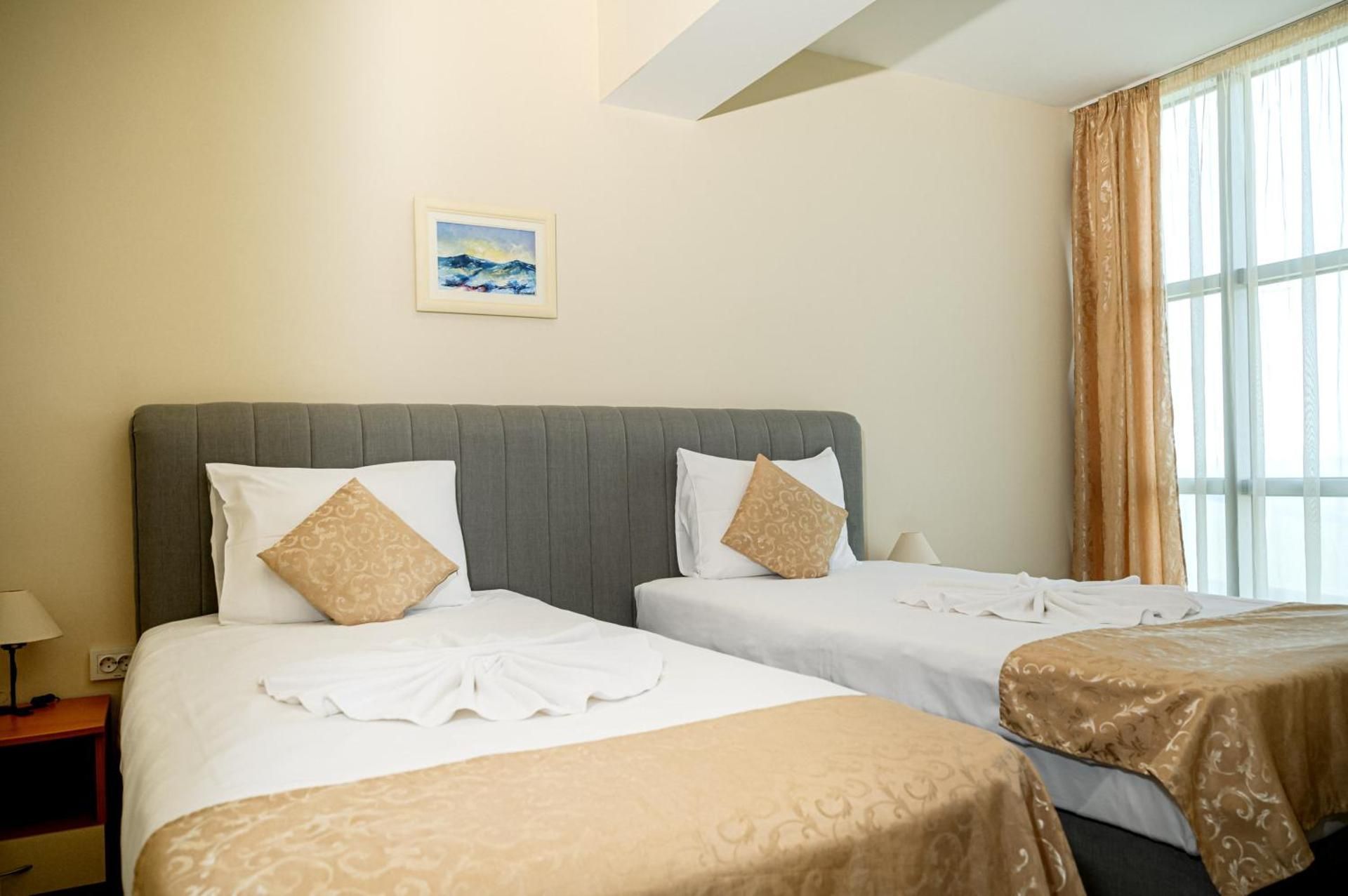 Junior Suite (2 Adults + 2 Children)