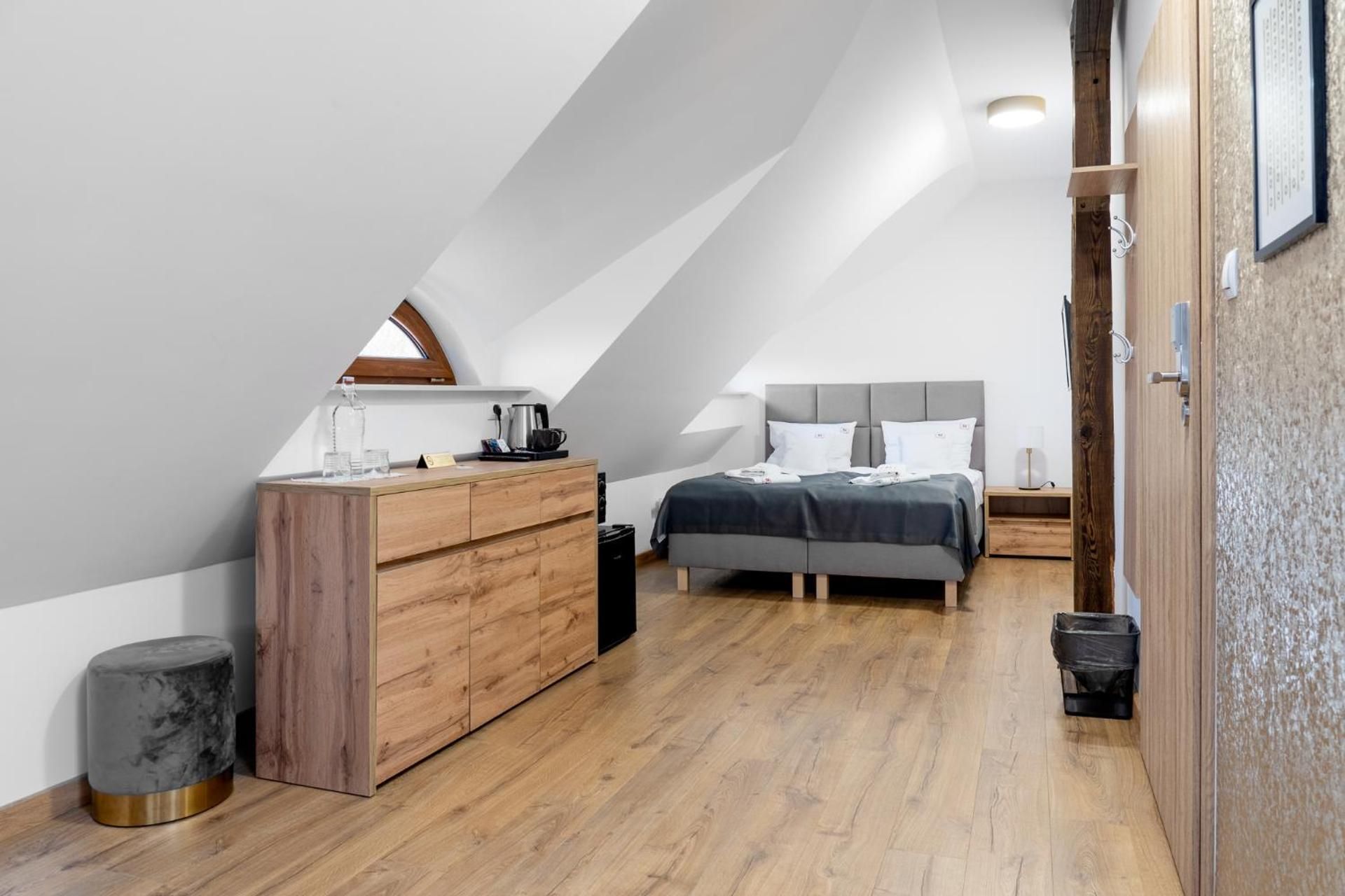 Economy Triple Room