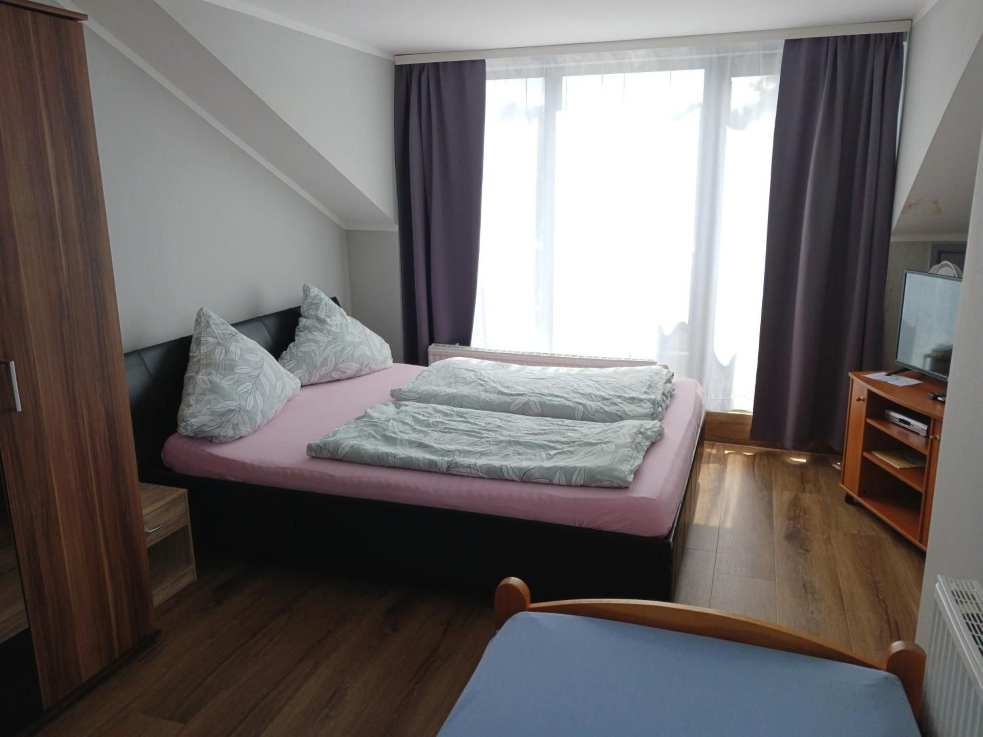 Pension Strohm im Lieth Cafe Triple Room