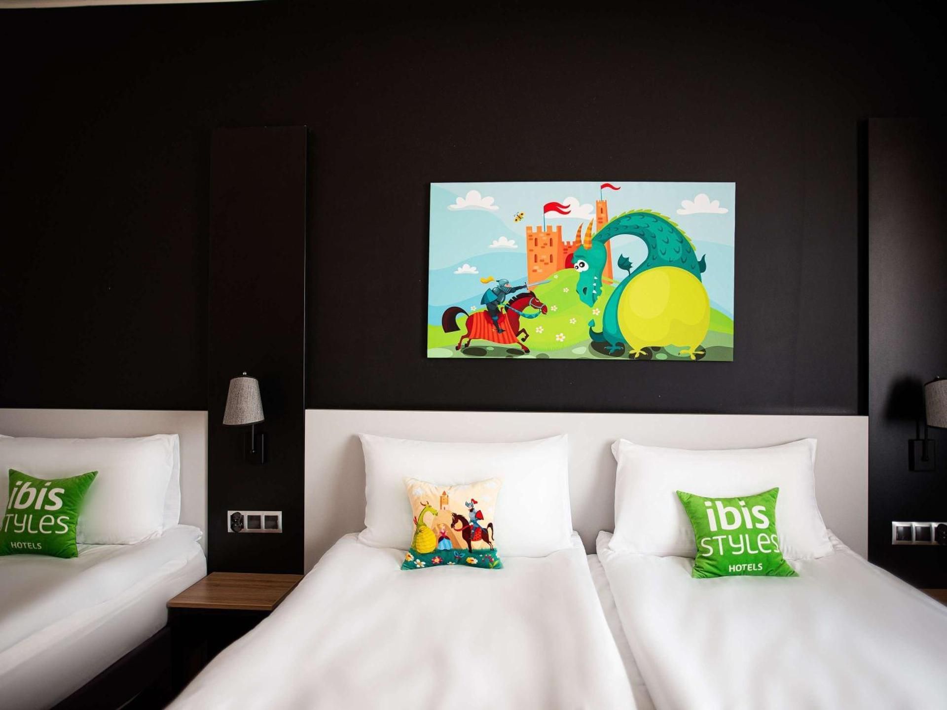 ibis Styles Grudziadz Standard Room with Double Bed and Single Bed 2
